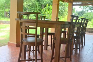 Dining - Wilpattu Dilsara Holiday Resort (Pahala Maragahawewa)