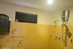 Ducha, artículos de tocador gratuitos, toallas