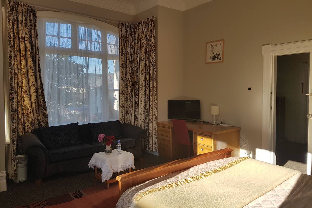 Desk, free WiFi, bed sheets