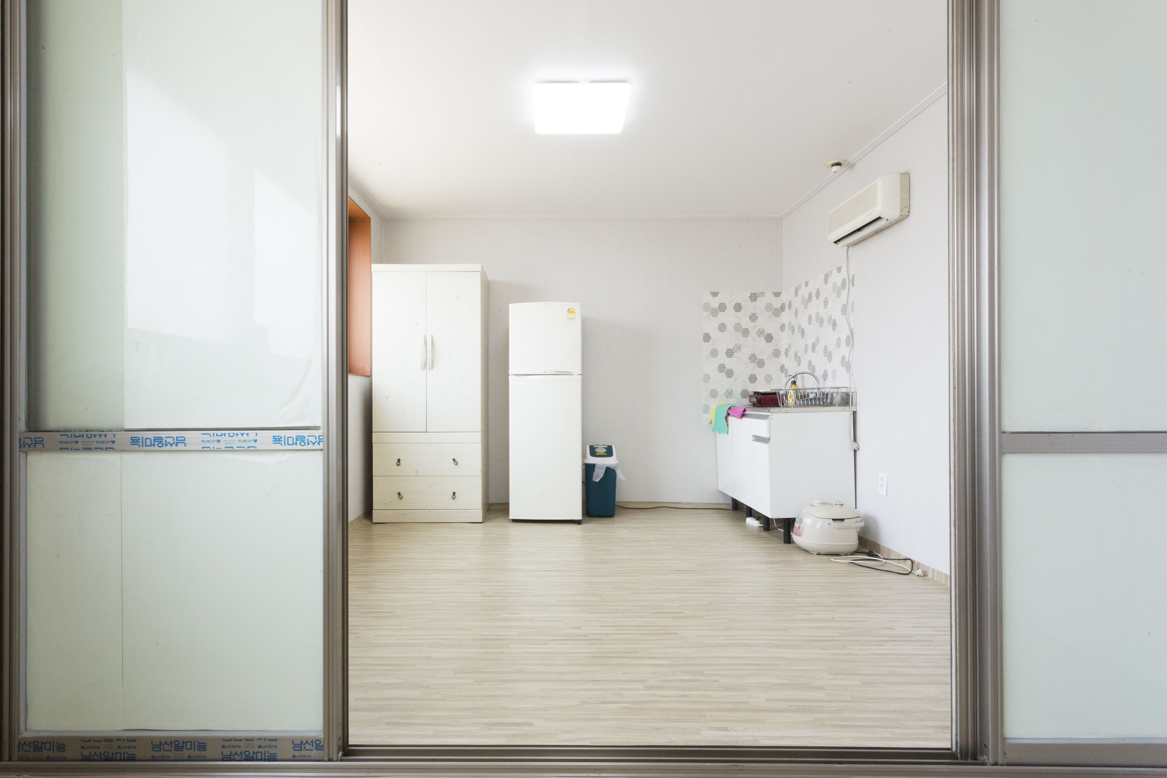 White Family Room- 2 Bedrooms | Ylelliset vuodevaatteet, ilmainen Wi-Fi