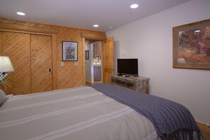 3 bedrooms, free WiFi, bed sheets
