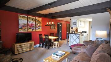 Télévision, cheminée