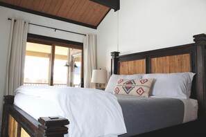 4 bedrooms, free WiFi, bed sheets - Ski-In/Ski-Out! Beautiful Condo w/ Mountain Views, Balcony, Fireplace (Mt. Crested Butte)