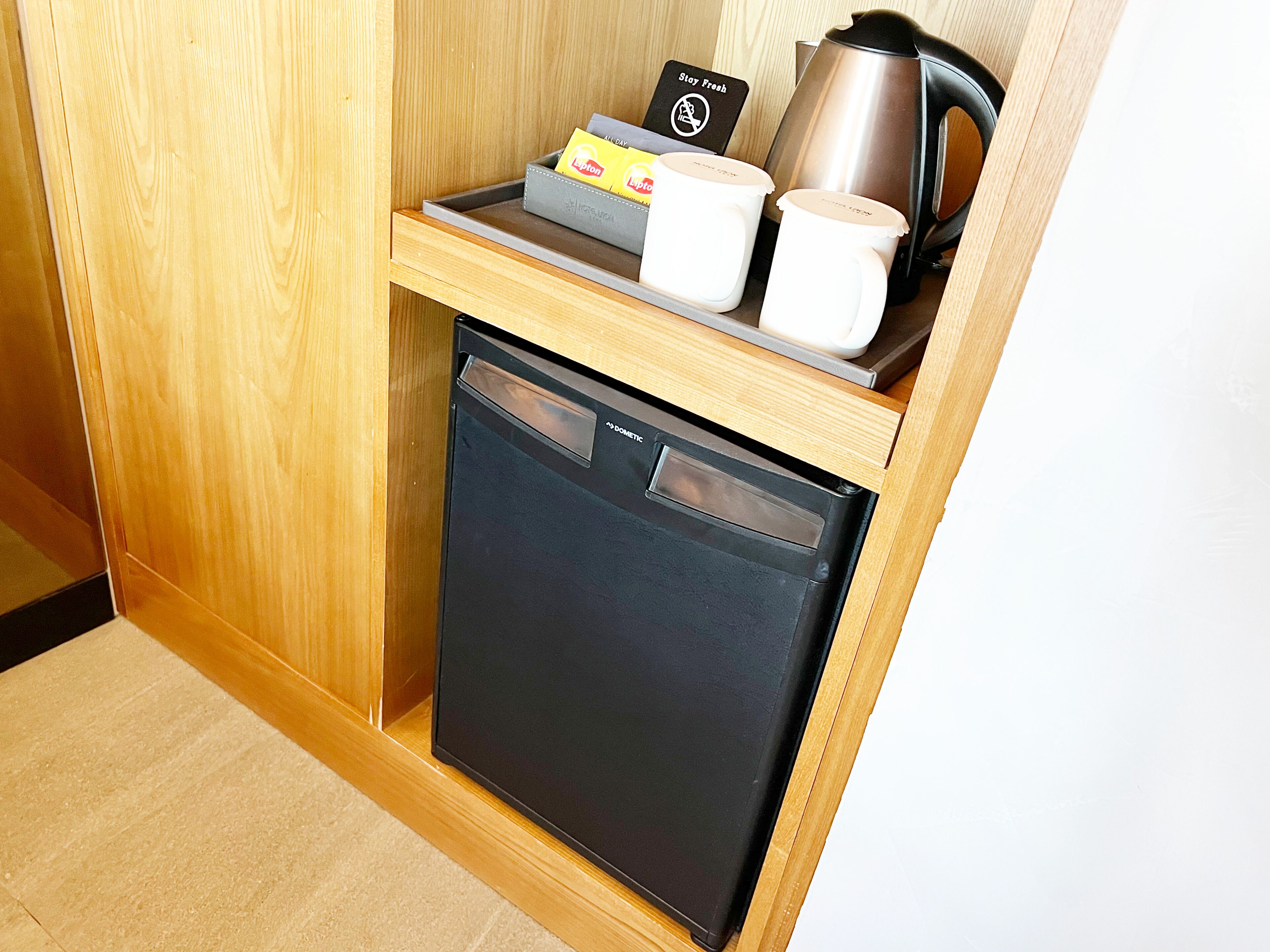 standard double room, non smoking, partial ocean view | 1 bedroom, in-room safe, individually decorated, individually furnished