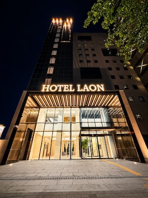 Front of property - Hotel Laon (Busan)