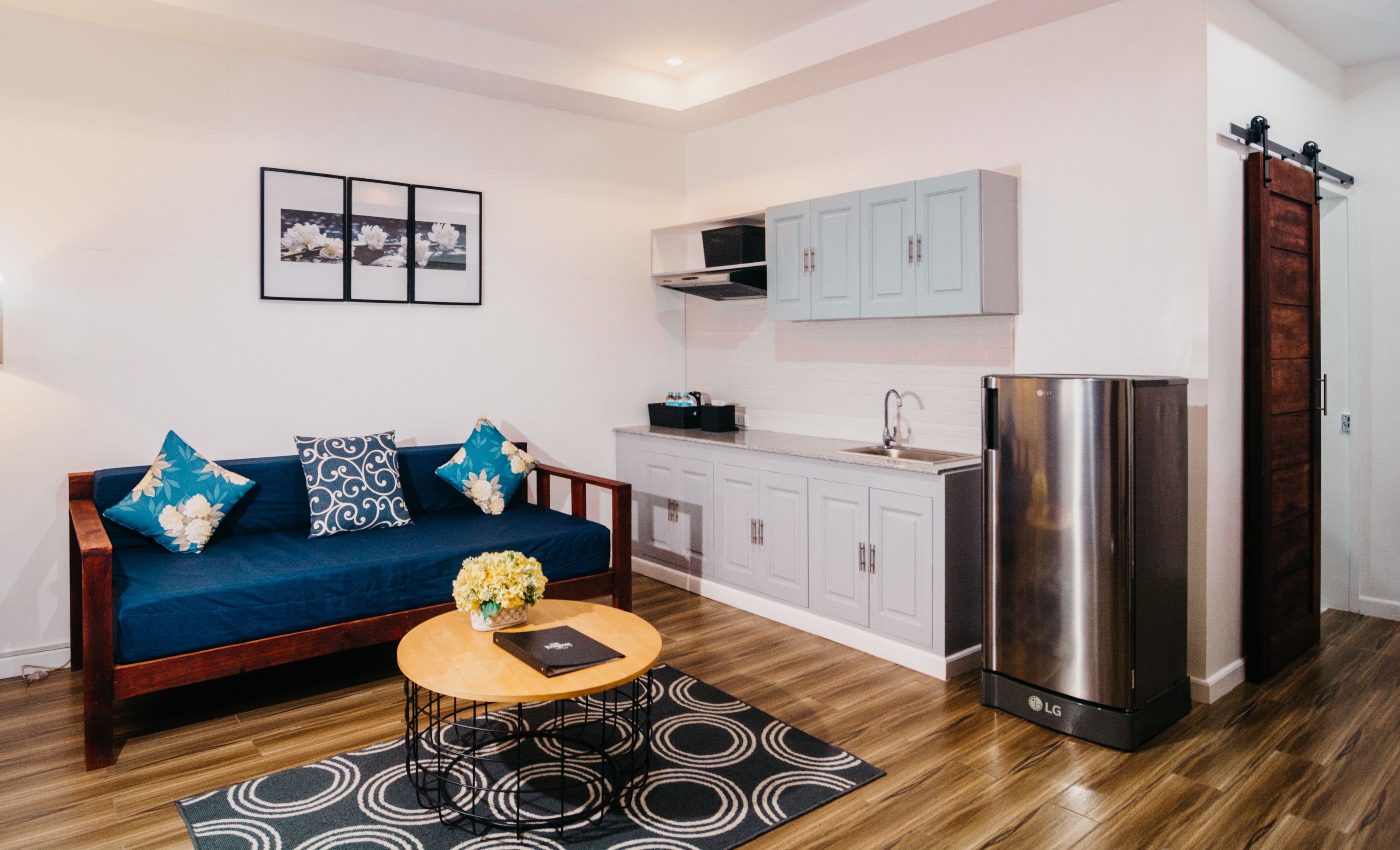 suite, 1 bedroom | in-room safe, individually furnished, desk, blackout curtains