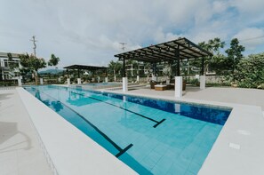 5 outdoor pools, open 7 AM to 8:00 PM, pool umbrellas, sun loungers - The Mansion (Mabalacat City)