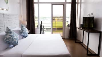 2 Bedrooms Villa | 1 bedroom, in-room safe, individually furnished, desk