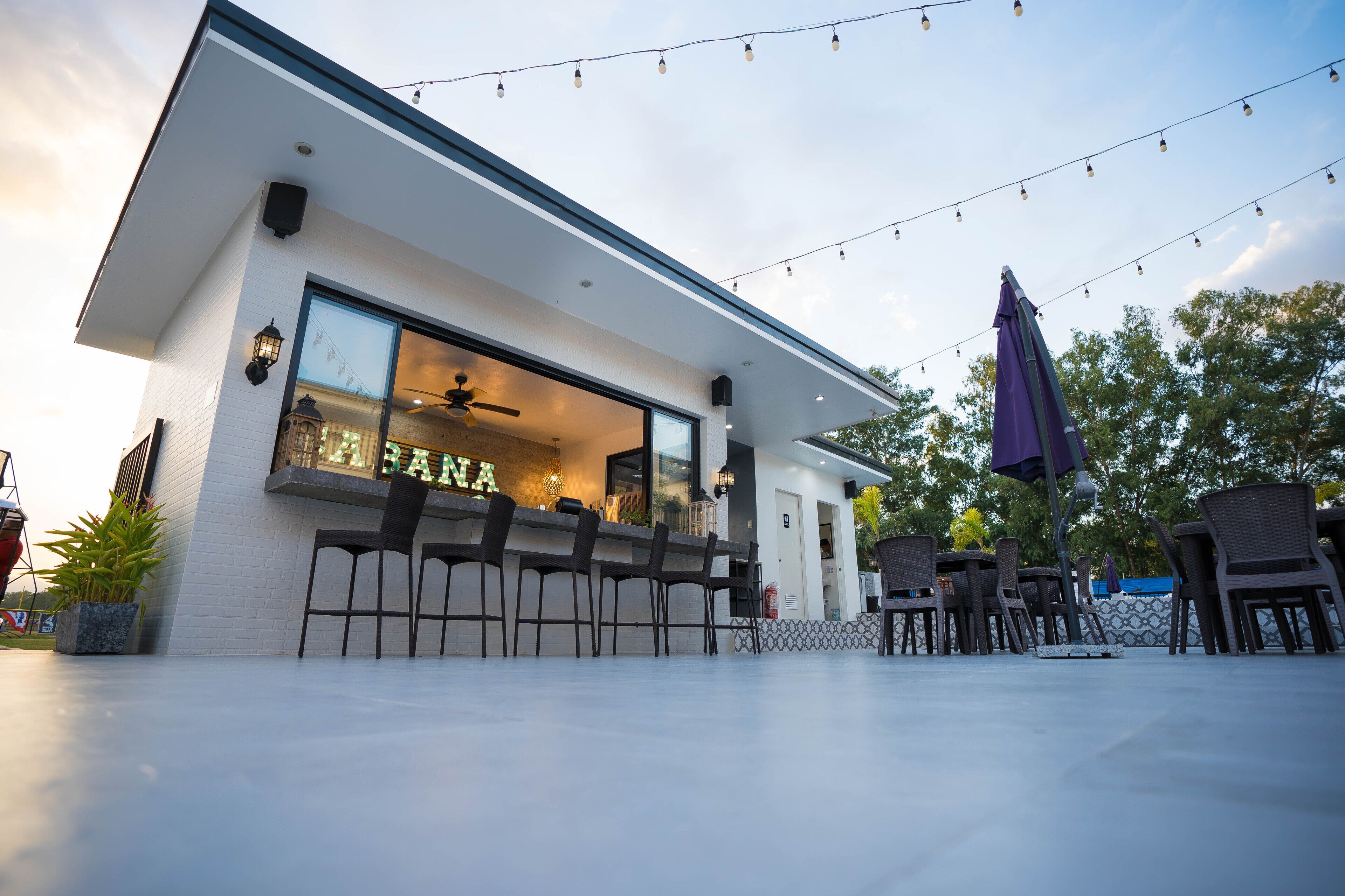 Poolside bar