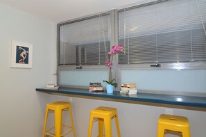 Interior - Urban Art Experience with Acropolis View (Athina)