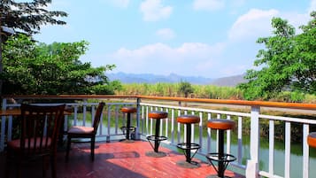 10 Bedrooms Bungalow | In-room dining