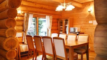 Deluxe Log house | In-room dining