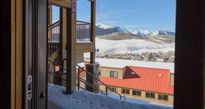 Ski-In/Ski-Out! End Unit Condo w/ Majestic Views & Free Shuttle