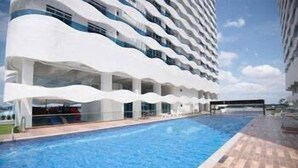 2 outdoor pools - Faithview Hotel & Suites (Malacca City)