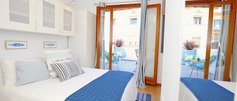 1 chambre, coffres-forts dans les chambres, fer et planche à repasser