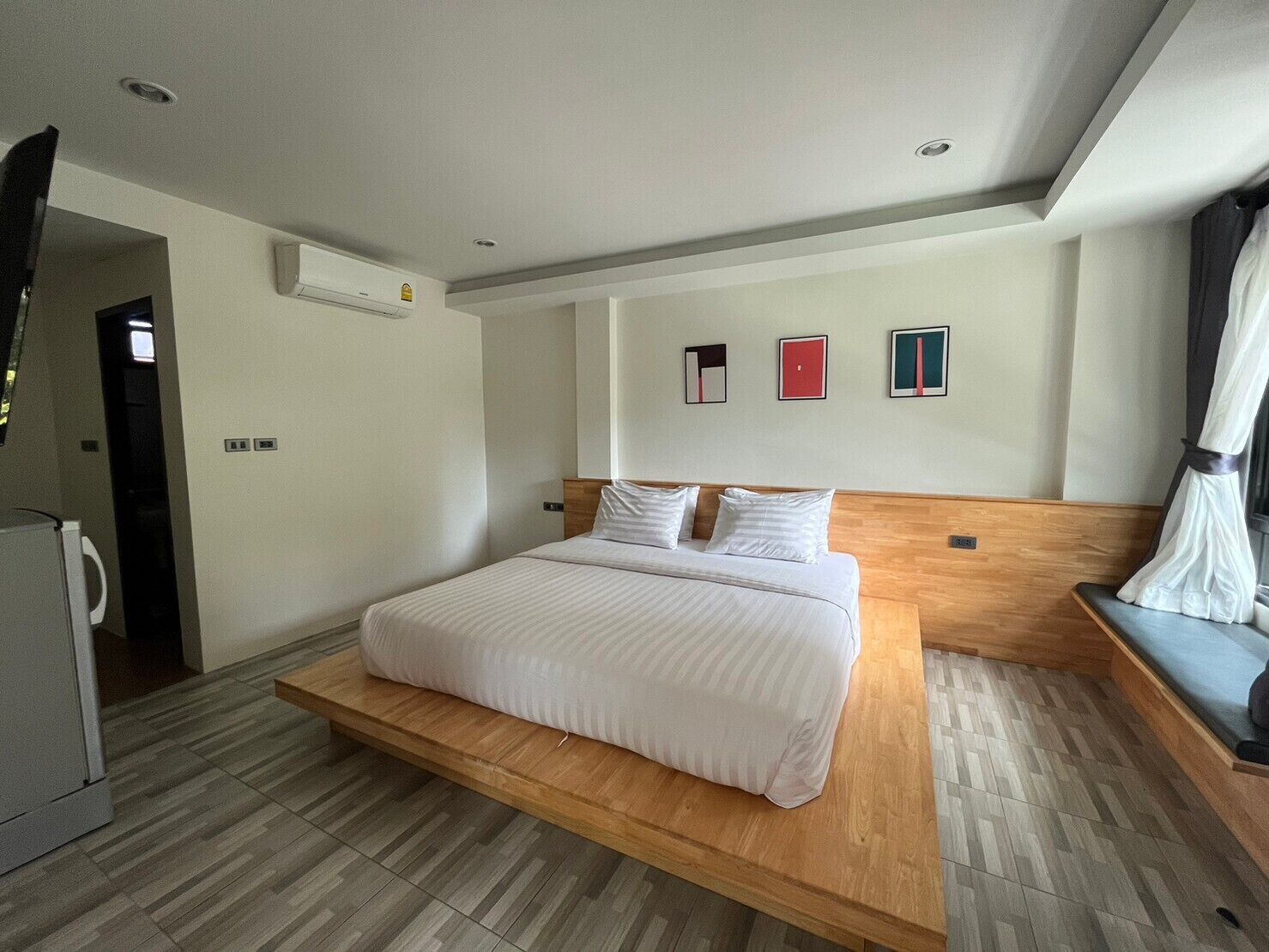 superior double room | blackout curtains, free wifi