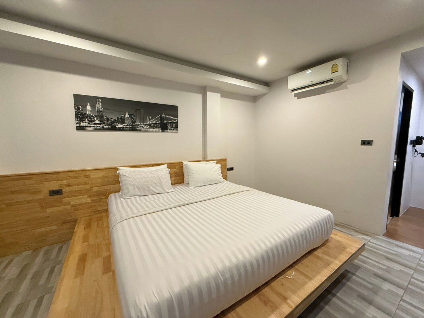 superior double room | blackout curtains, free wifi