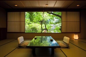 Interior - Ryokufukaku (Toyooka)