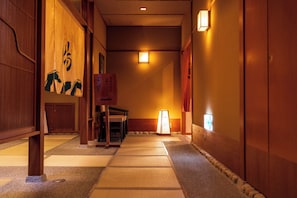Interior - Ryokufukaku (Toyooka)
