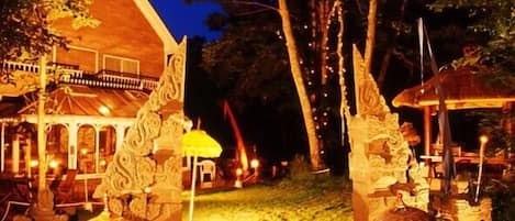 Façade de l’hébergement - soirée/nuit