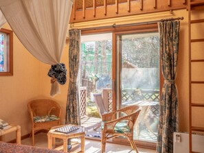 Desk, free WiFi - Estivant Club (Tsumagoi)