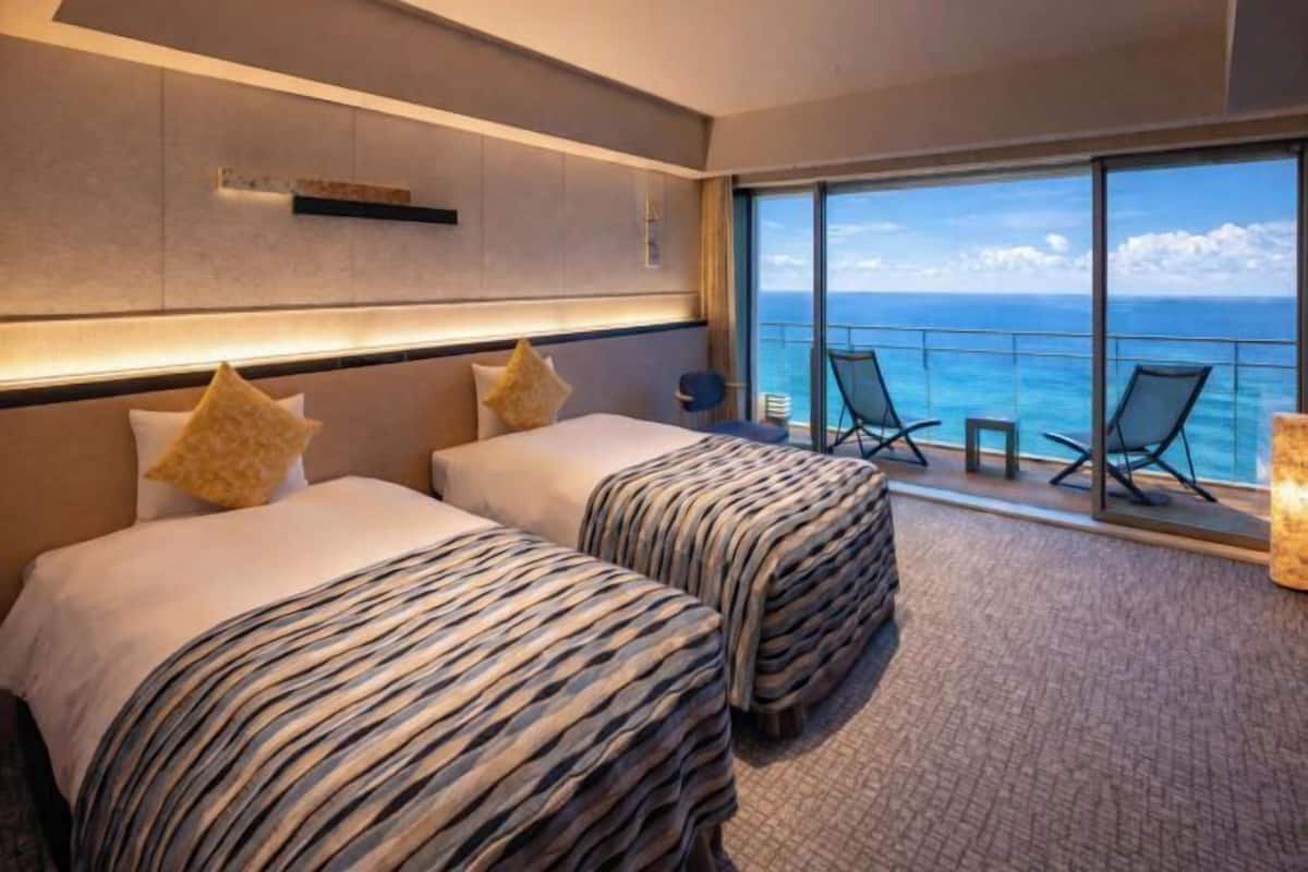 Caja fuerte, escritorio, wifi gratis y ropa de cama