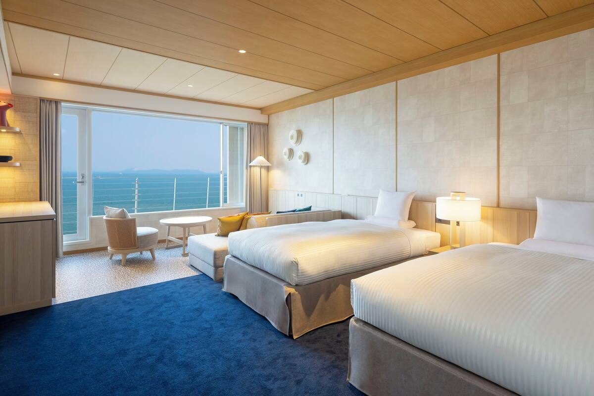 Deluxe Room with View Bath, for up to 4 pax, Non Smoking, Ocean View