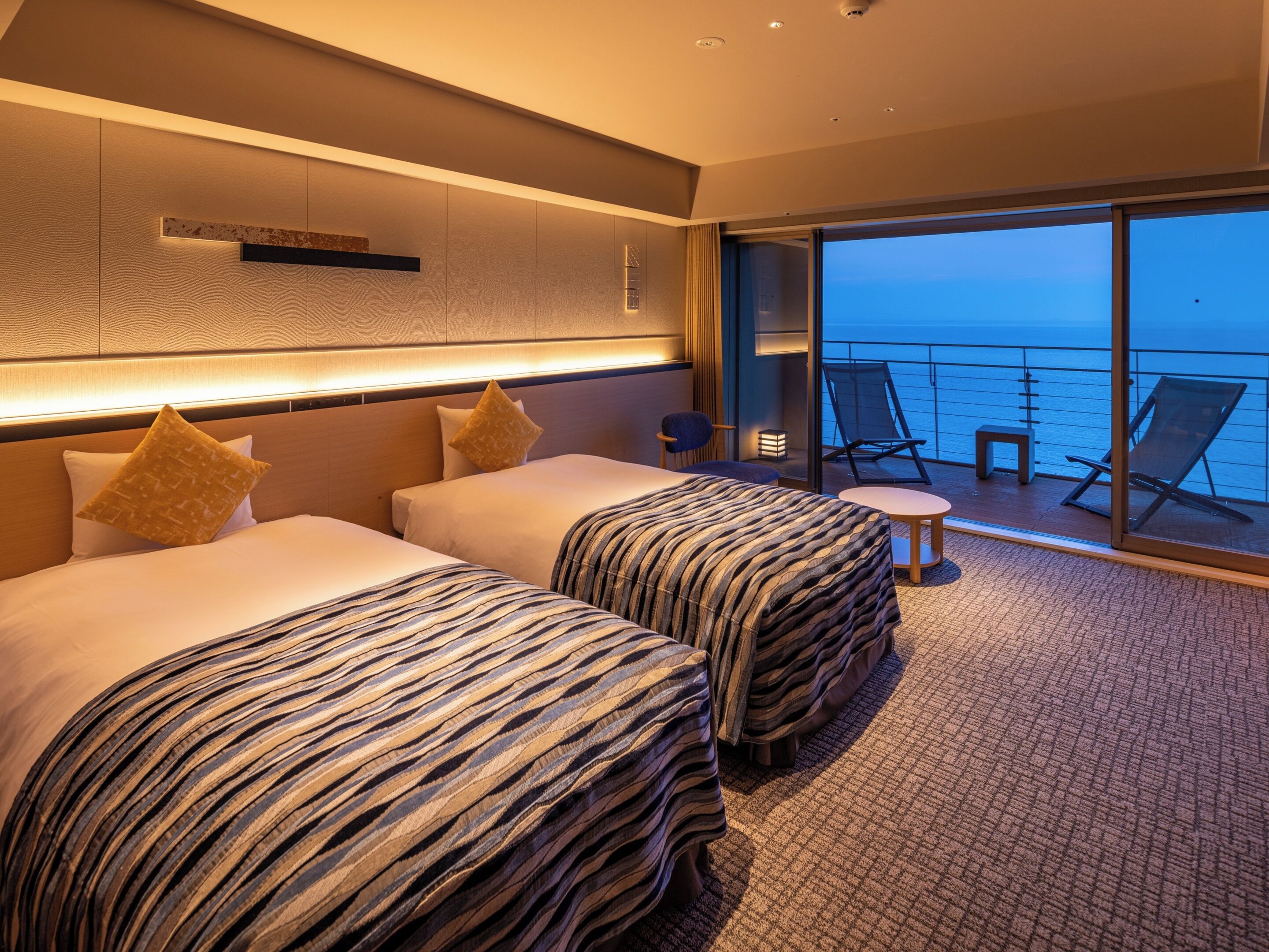 Tomannsrom – superior, ikke-røyk, havutsikt (Shower Only, Wood Deck, Top Floor) | Safe på rommet, skrivebord, wi-fi (inkludert) og sengetøy