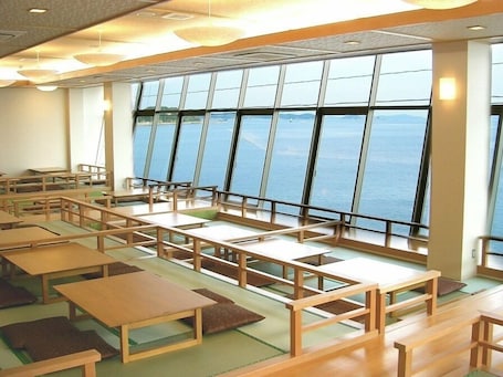 Meeting facility. Ikeuo-no Mifune