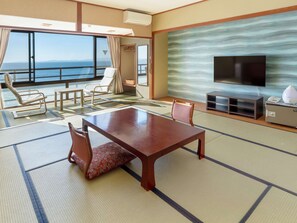 Living room - Ikeuo-no Mifune (Minamichita)