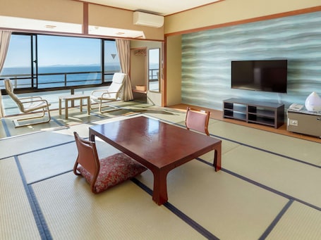 Living room. Ikeuo-no Mifune