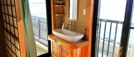 Chambre Tradition (Japanese Style, for 4 People) | Lavabo de la salle de bain