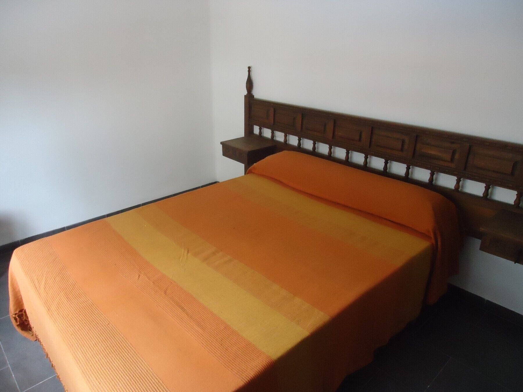 1 dormitorio y ropa de cama