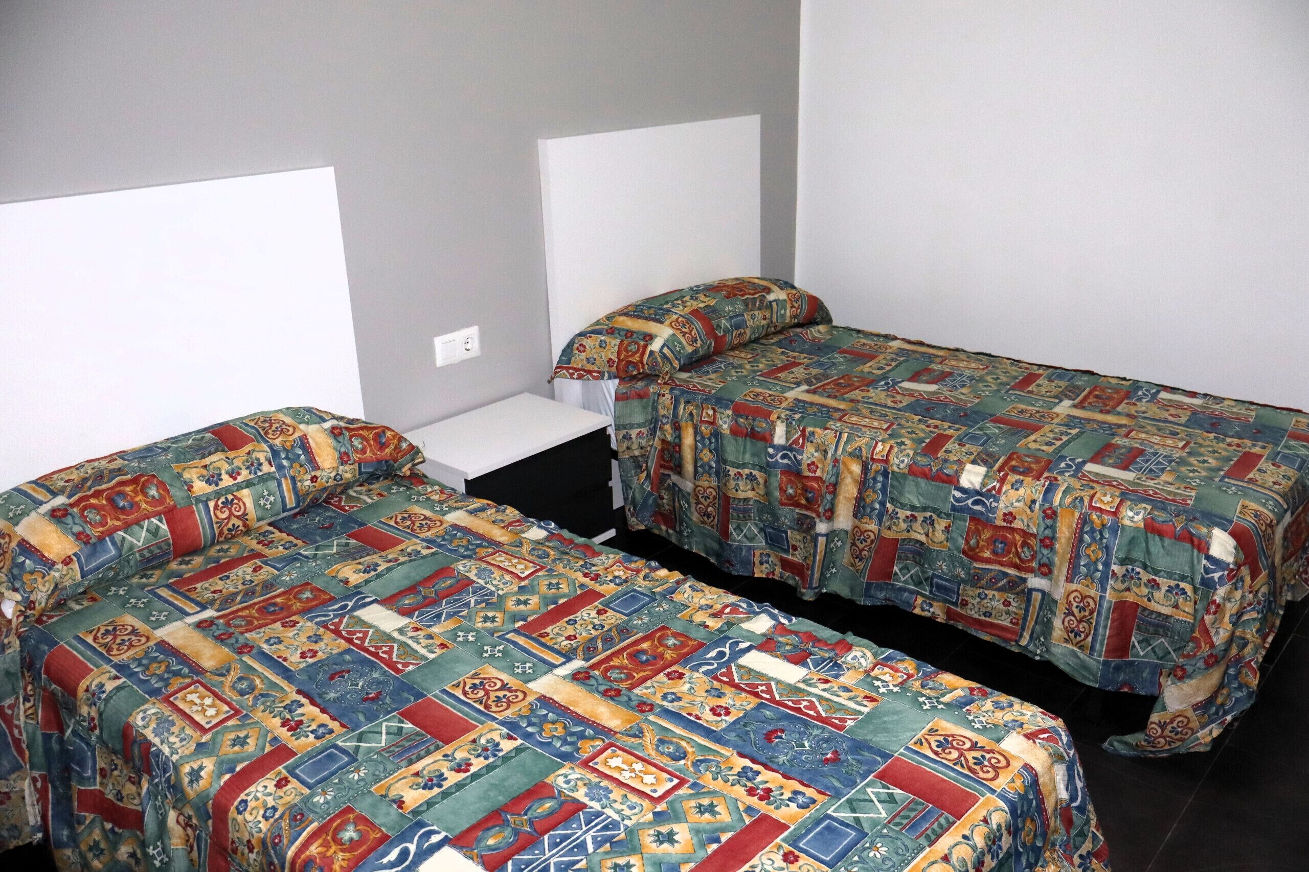 1 bedroom, bed sheets