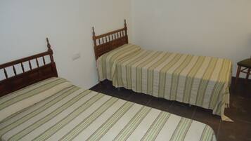 1 habitación y ropa de cama