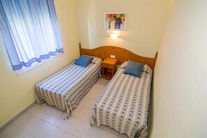 1 camera, ferro/asse da stiro, Wi-Fi, lenzuola