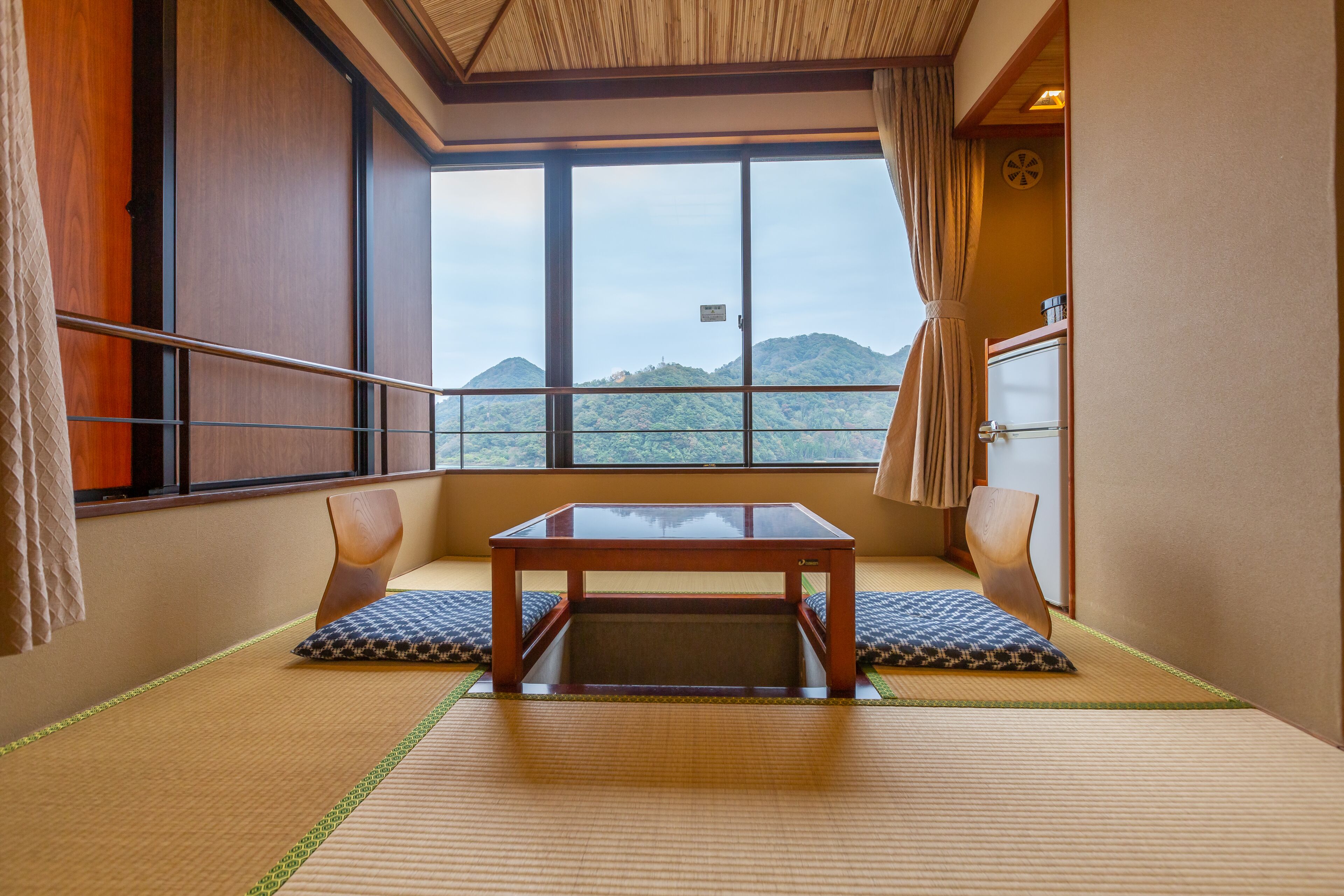 Kamar Twin Tradisional, Bebas Asap Rokok (Japanese Western Style) | Brankas, tirai kedap cahaya, dan seprai linen