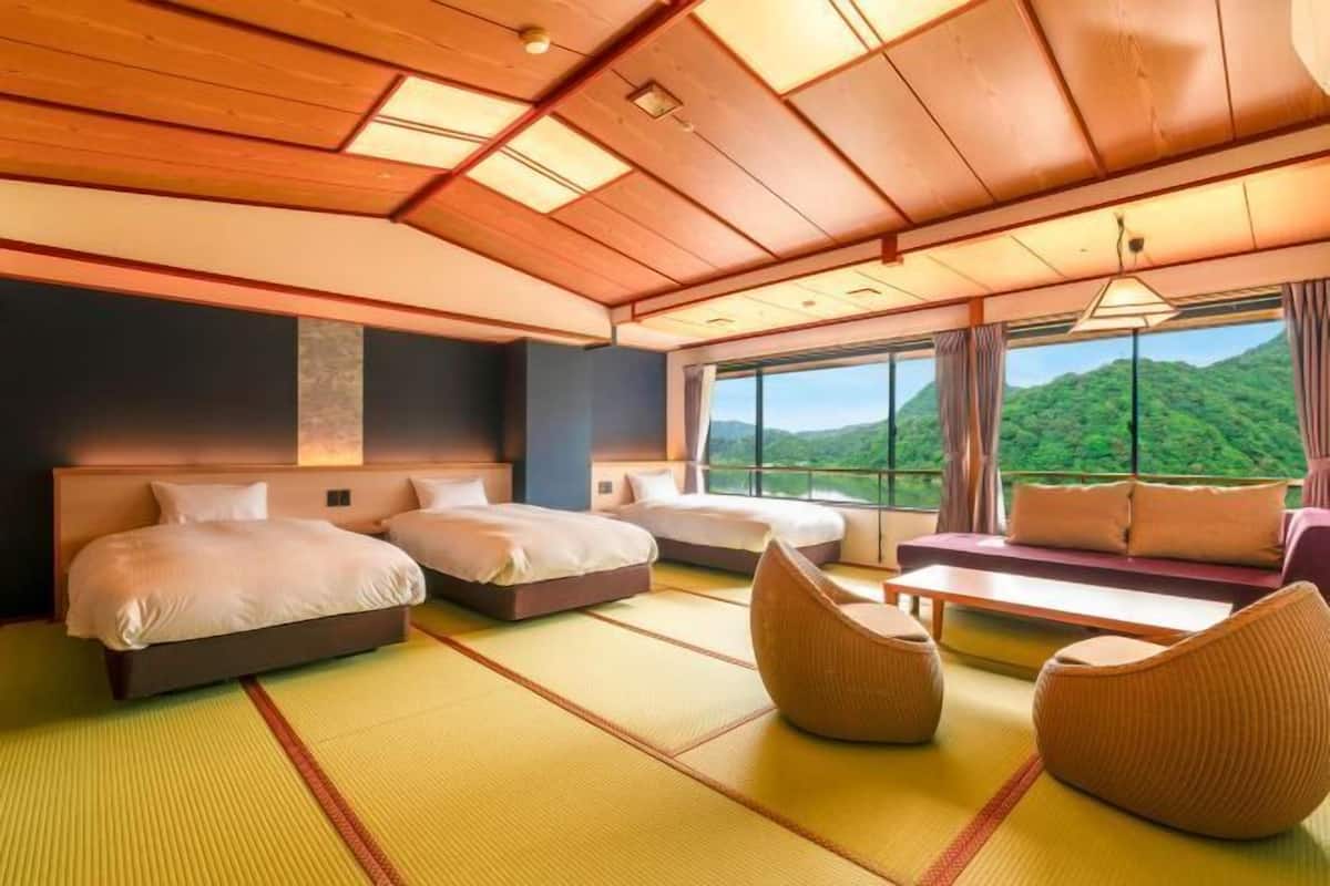 In-room safe, blackout drapes, bed sheets