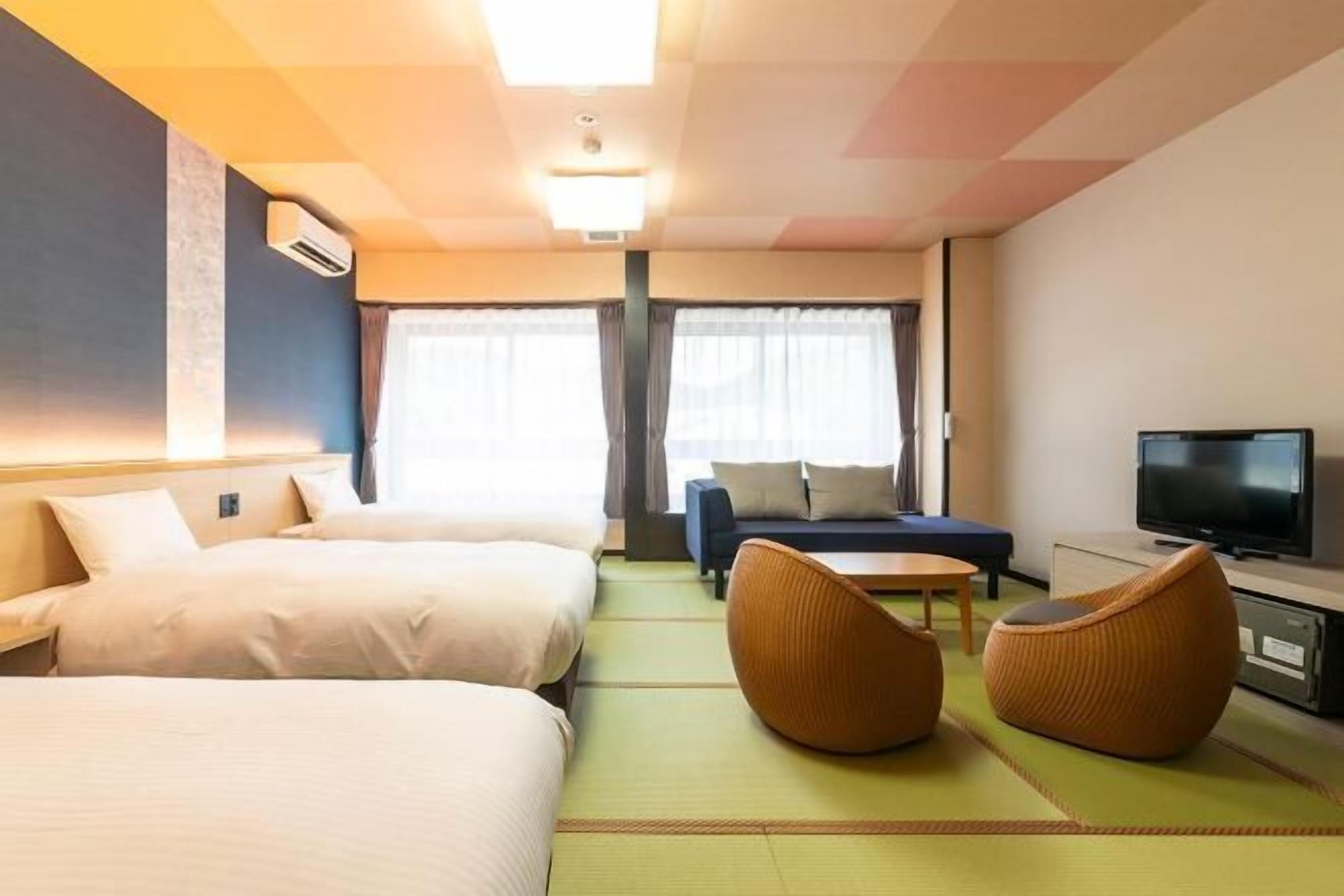 客房内保险箱、遮光窗帘、床单