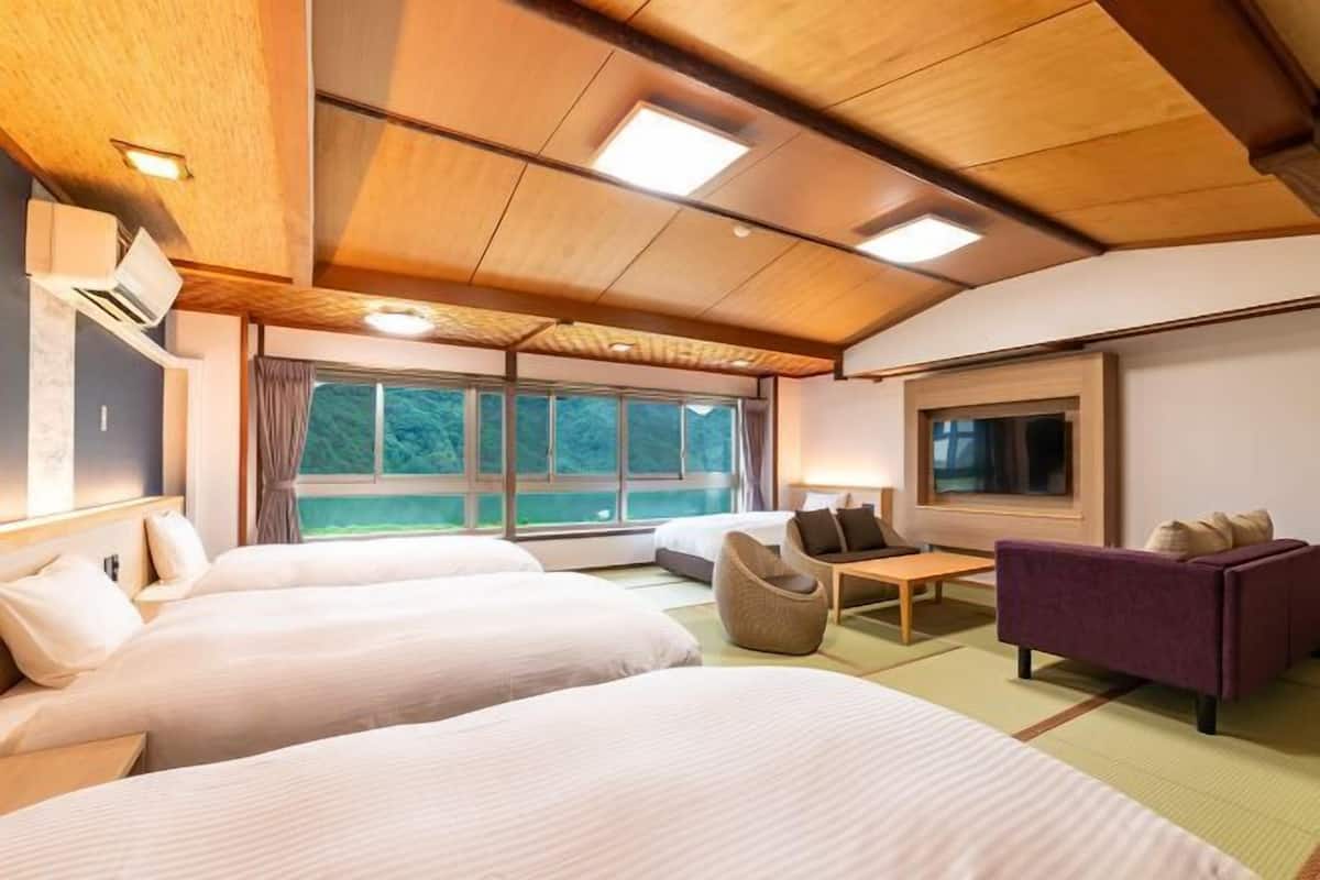 In-room safe, blackout drapes, bed sheets