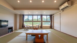 Coffres-forts dans les chambres, rideaux occultants, draps fournis