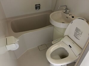 Western Style Room | Bathroom | Free toiletries, hair dryer, slippers, bidet