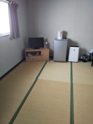 Desk, free WiFi, bed sheets - Business Hotel Amakusa (Kamiamakusa)