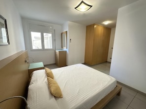 3 camere, accesso a Internet, lenzuola