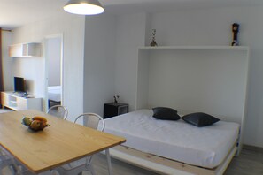1 chambre, fer et planche à repasser, Wi-Fi, literie fournie