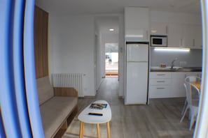Interior - Rescator Resort 203 - Two Bedroom Apartment, Sleeps 6 (Roses)