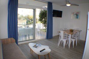 Dining - Rescator Resort 203 - Two Bedroom Apartment, Sleeps 6 (Roses)