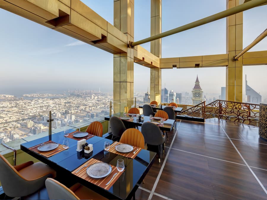 3 restaurants, breakfast, lunch, dinner served; international cuisine