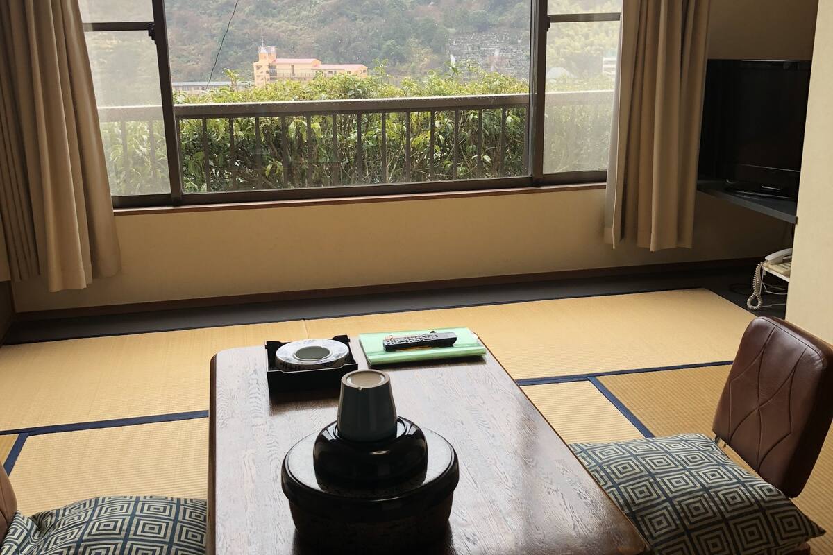 Quarto tradicional, vista para a montanha (Japanese Style) | Opções para refeição no quarto