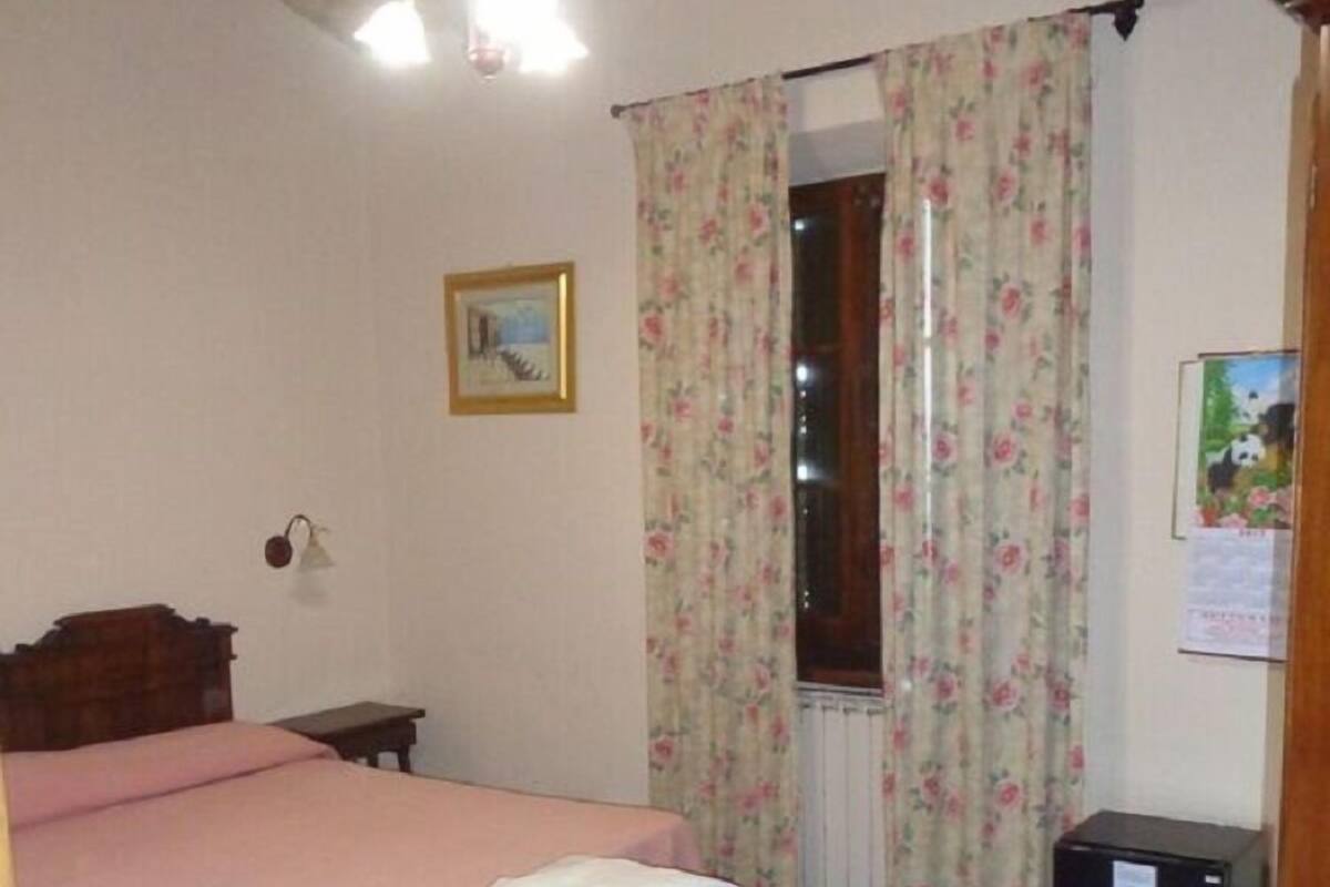 Basic Triple Room, Garden View | Desk, free WiFi, bed sheets